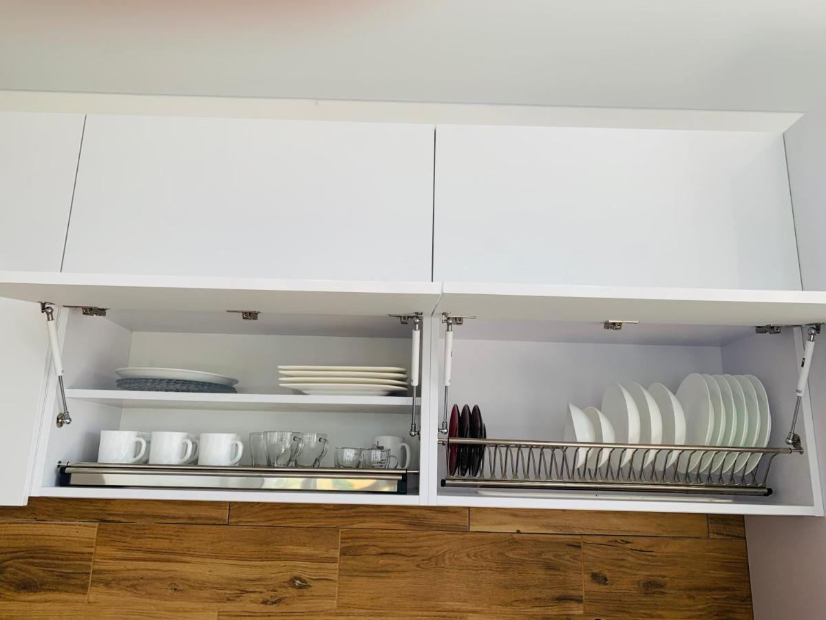 New 3 Rooms Apartment Near The Metro Station كييف المظهر الخارجي الصورة