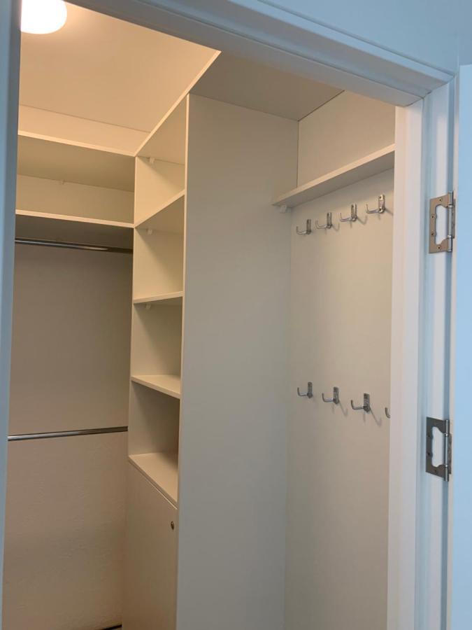 New 3 Rooms Apartment Near The Metro Station كييف المظهر الخارجي الصورة