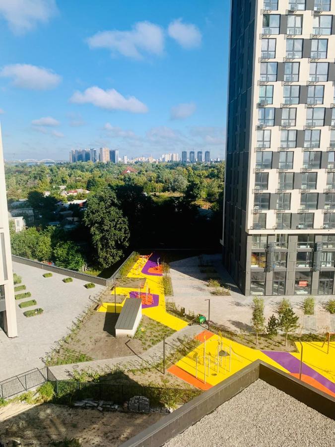 New 3 Rooms Apartment Near The Metro Station كييف المظهر الخارجي الصورة
